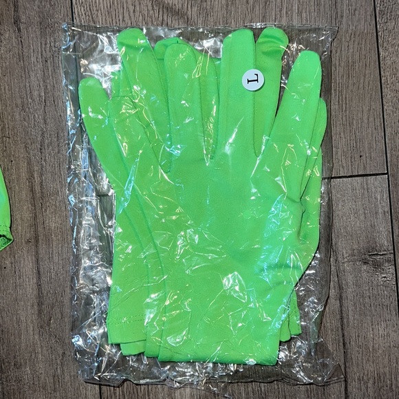 Neon green bodysuit with high gloves. - Picture 5 of 8